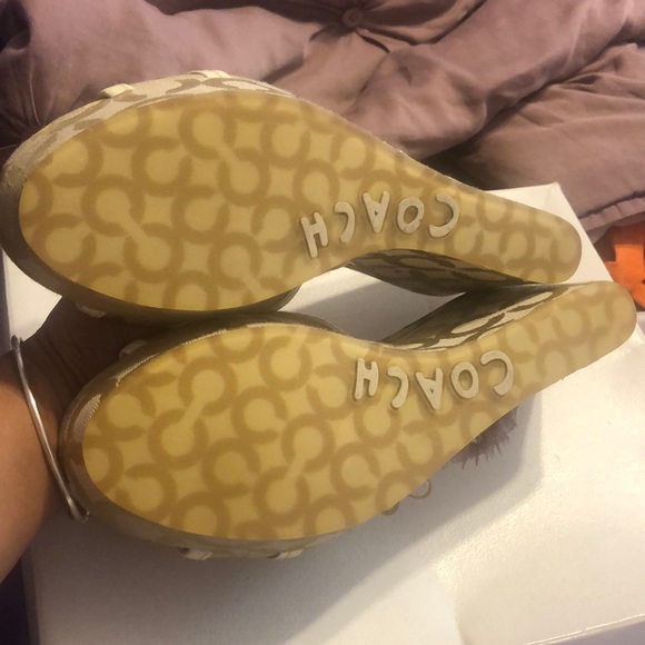 Selling - Picture 2 of 4